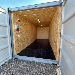 Brugt 20 fods isoleret container – klar til brug!